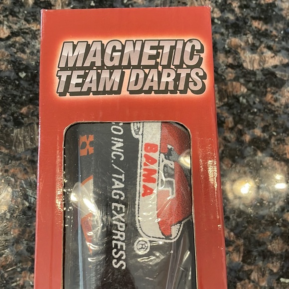 New- Magnetic Team Darts - Picture 3 of 6
